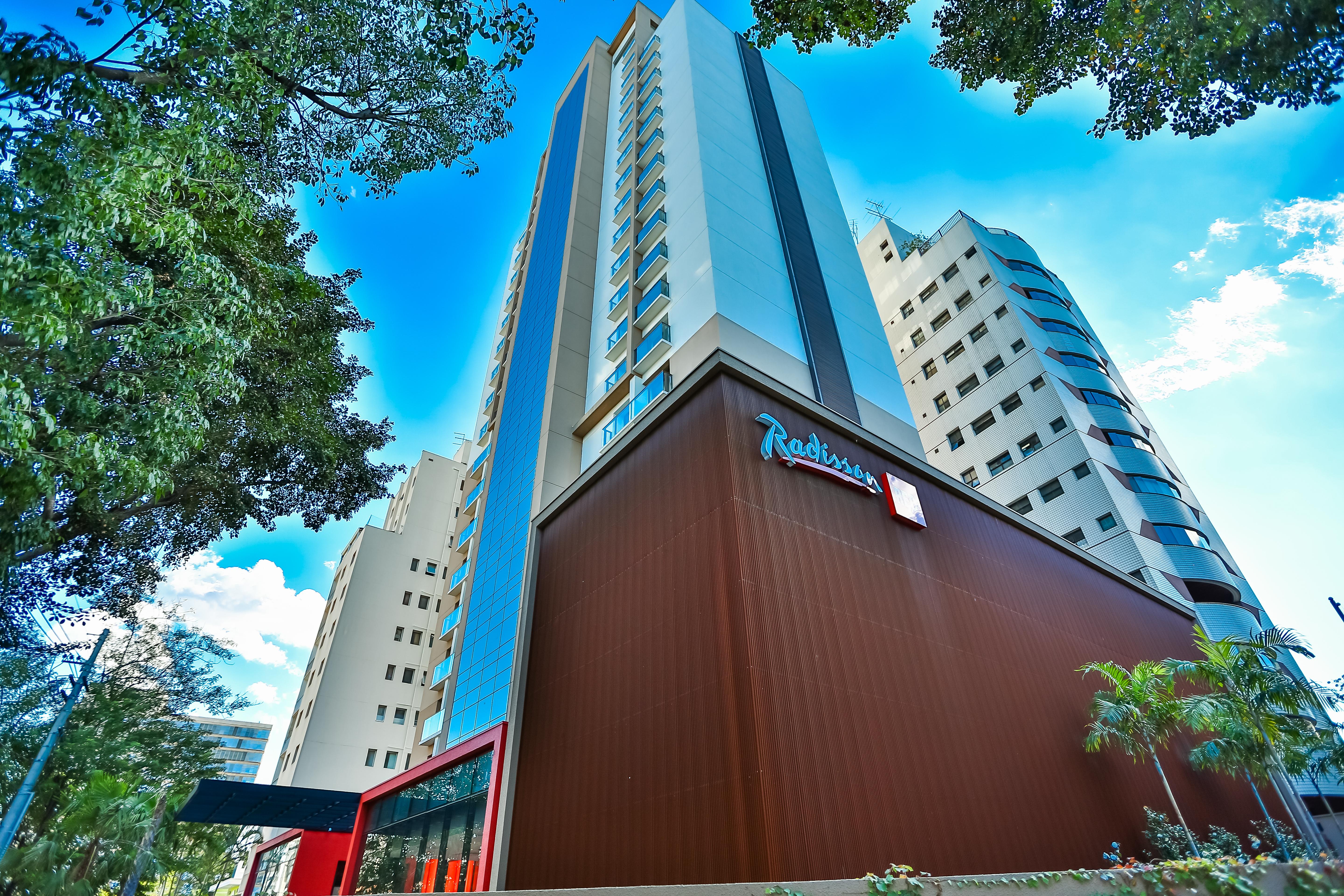 Radisson Red Campinas Hotel Ngoại thất bức ảnh The building of the hotel