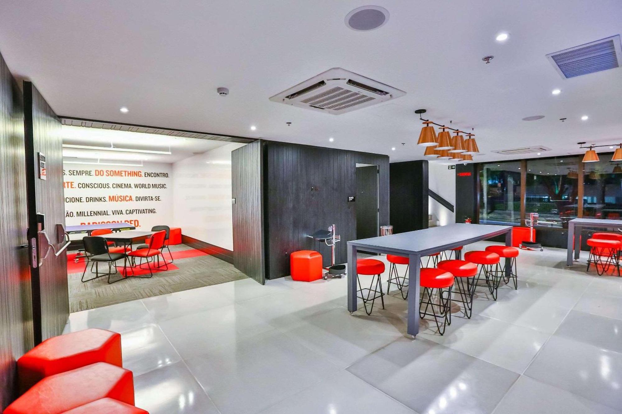 Radisson Red Campinas Hotel Ngoại thất bức ảnh The lounge at the airport
